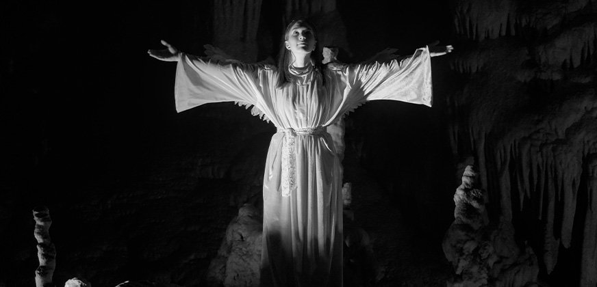 Engel in de grotten van Postojna tijdens kerst in Slovenië in Slovenië