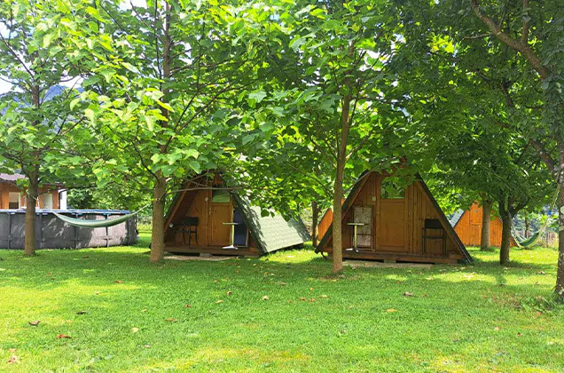Glamping Petrin in de Soča vallei van het Triglav Nationaal Park in Slovenië