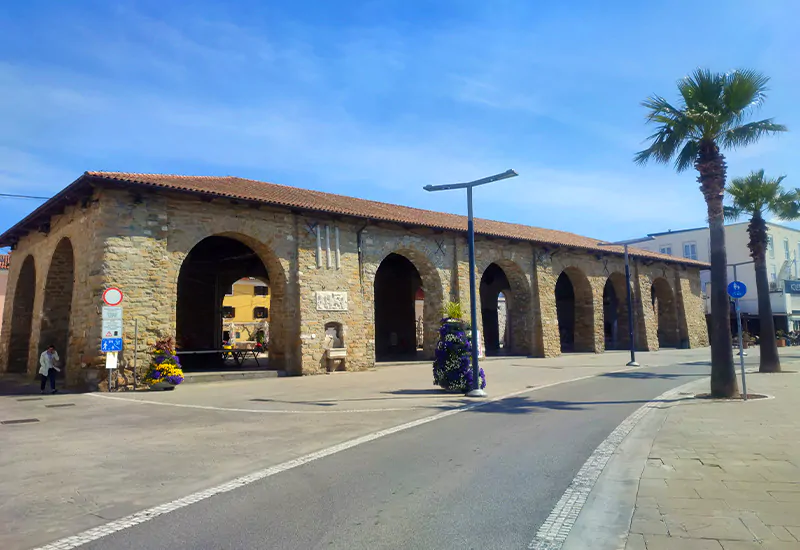 Taverna koper aan het Carpaccioplein van Koper in Slovenië