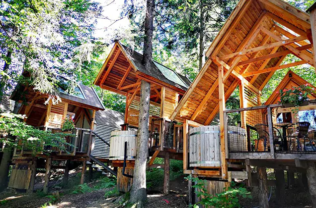 Glampinghutten van Ribno Alpine Glamping bij Bled naast het Triglav Nationaal Park in Slovenië