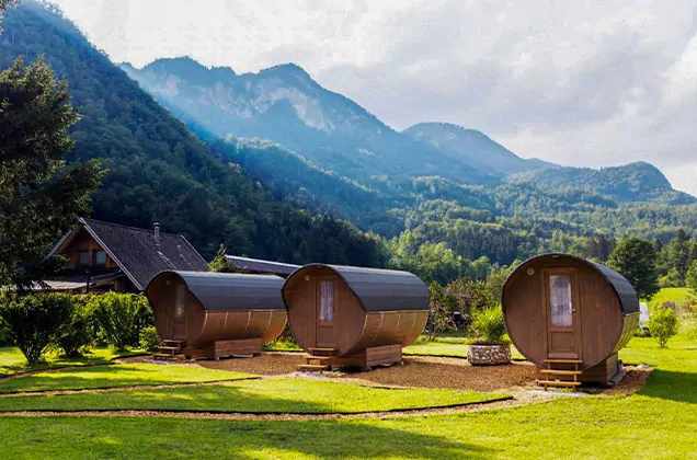 glampinghutten 4 Elements Glamping bij Bled in het Triglav Nationaal Park in Slovenië