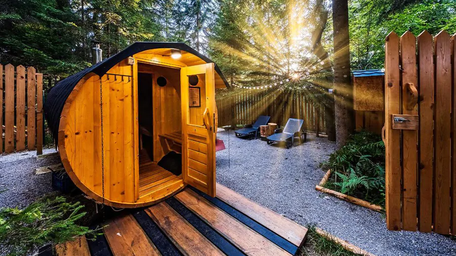 Sauna van Glamping Forest Edge bij Kamnik en Ljubljana de hoofdstad van Slovenië
